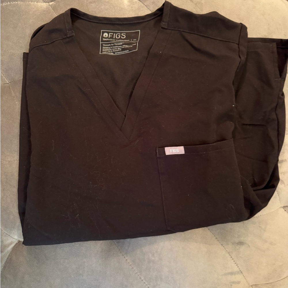 FIGS black Catarina one pocket Scrub Top